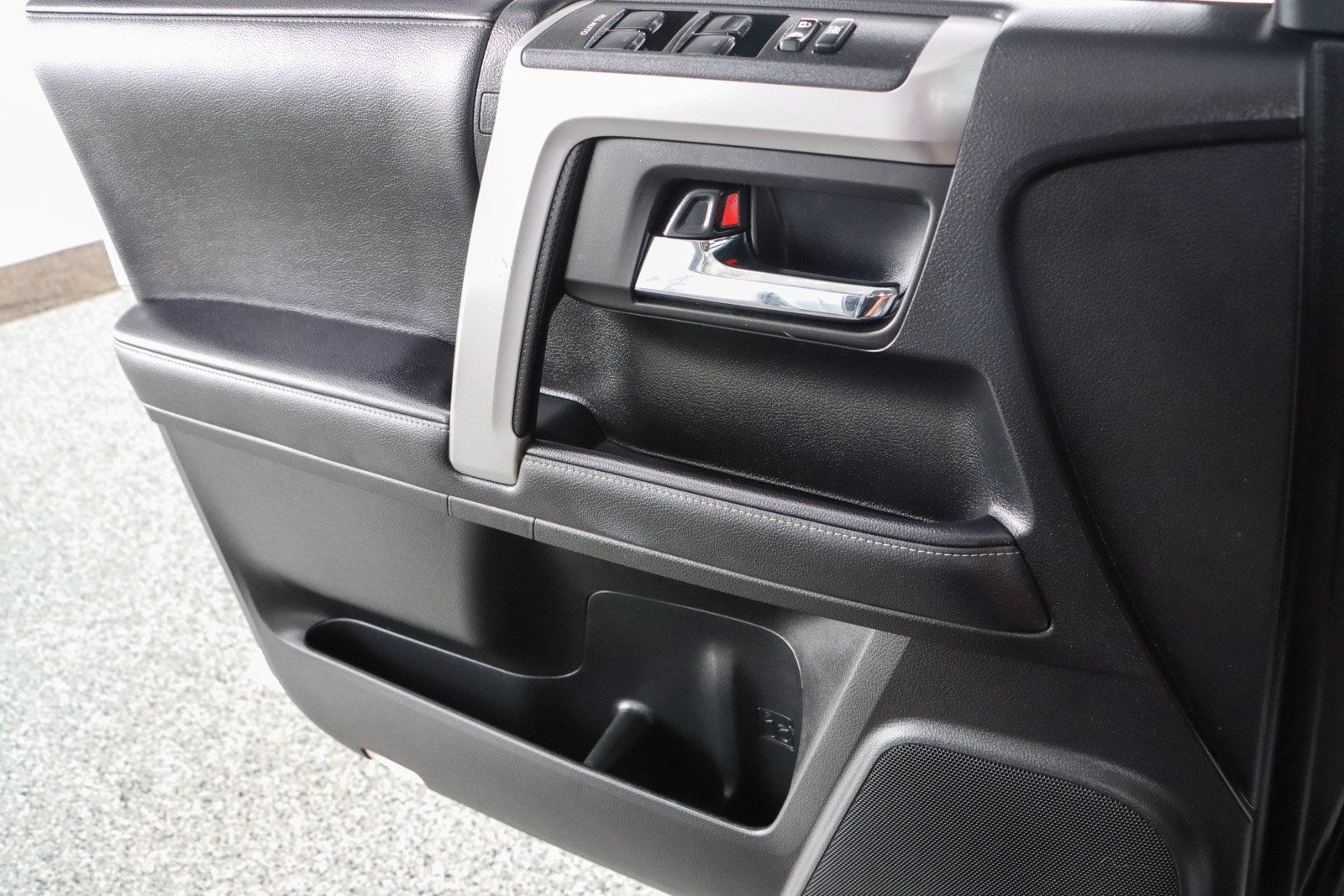 Used 2021 Toyota 4Runner SR5 AWD/4WD image 22