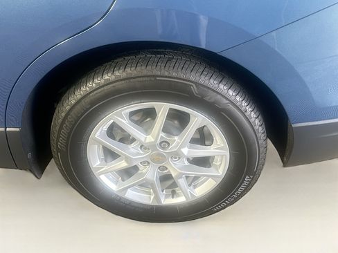 Used 2024 Chevrolet Equinox LT AWD/4WD image 11