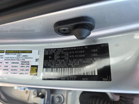 Used 2023 Toyota Corolla Cross XLE FWD image 28