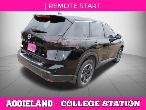 Used 2024 Nissan Rogue SV image 4