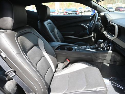 Used 2022 Chevrolet Camaro LT w/ Technology Package RWD image 15