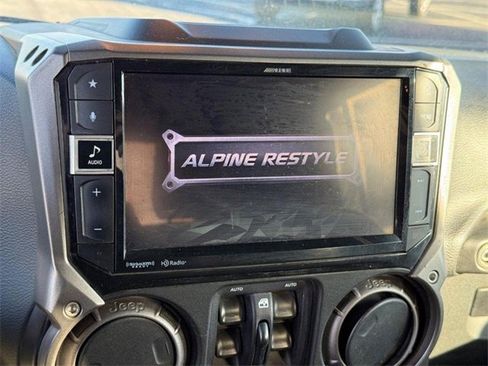 Used 2018 Jeep Wrangler Unlimited Sport S image 21