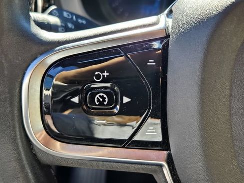 Certified 2023 Volvo XC60 B5 Ultimate w/ Protection Package Premier AWD/4WD image 28