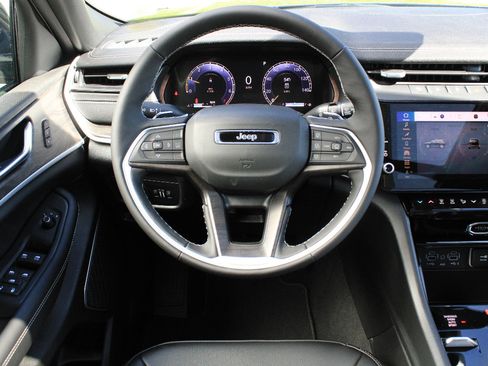 New 2026 Jeep Grand Cherokee Limited AWD/4WD image 11