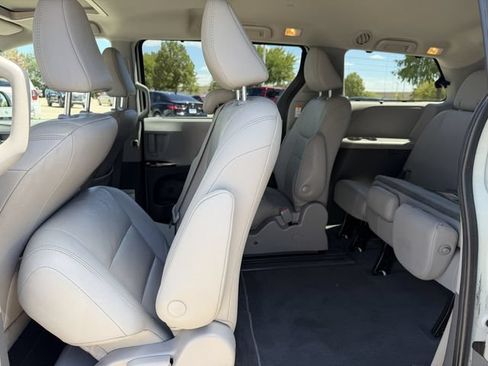 Used 2020 Toyota Sienna XLE w/ XLE Navigation Package FWD image 25
