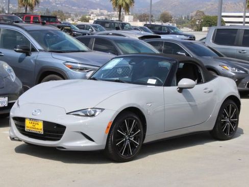 Used 2025 MAZDA MX-5 Miata Grand Touring RWD image 3