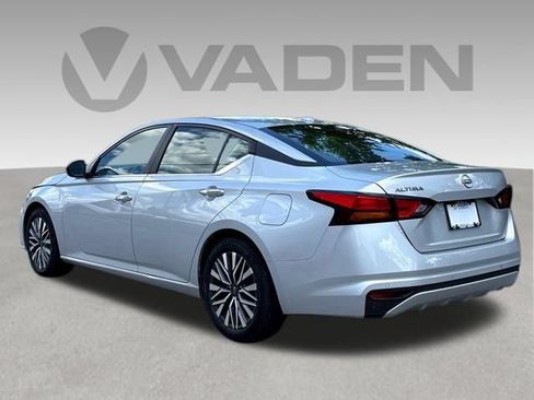 Certified 2025 Nissan Altima 2.5 SV FWD image 19