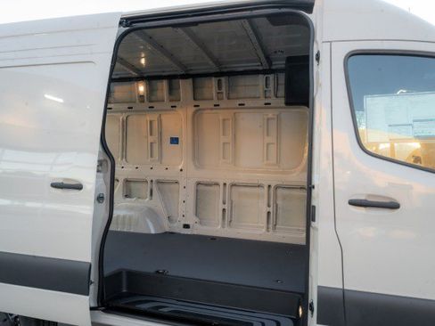 Used 2026 Mercedes-Benz Sprinter 2500 image 11