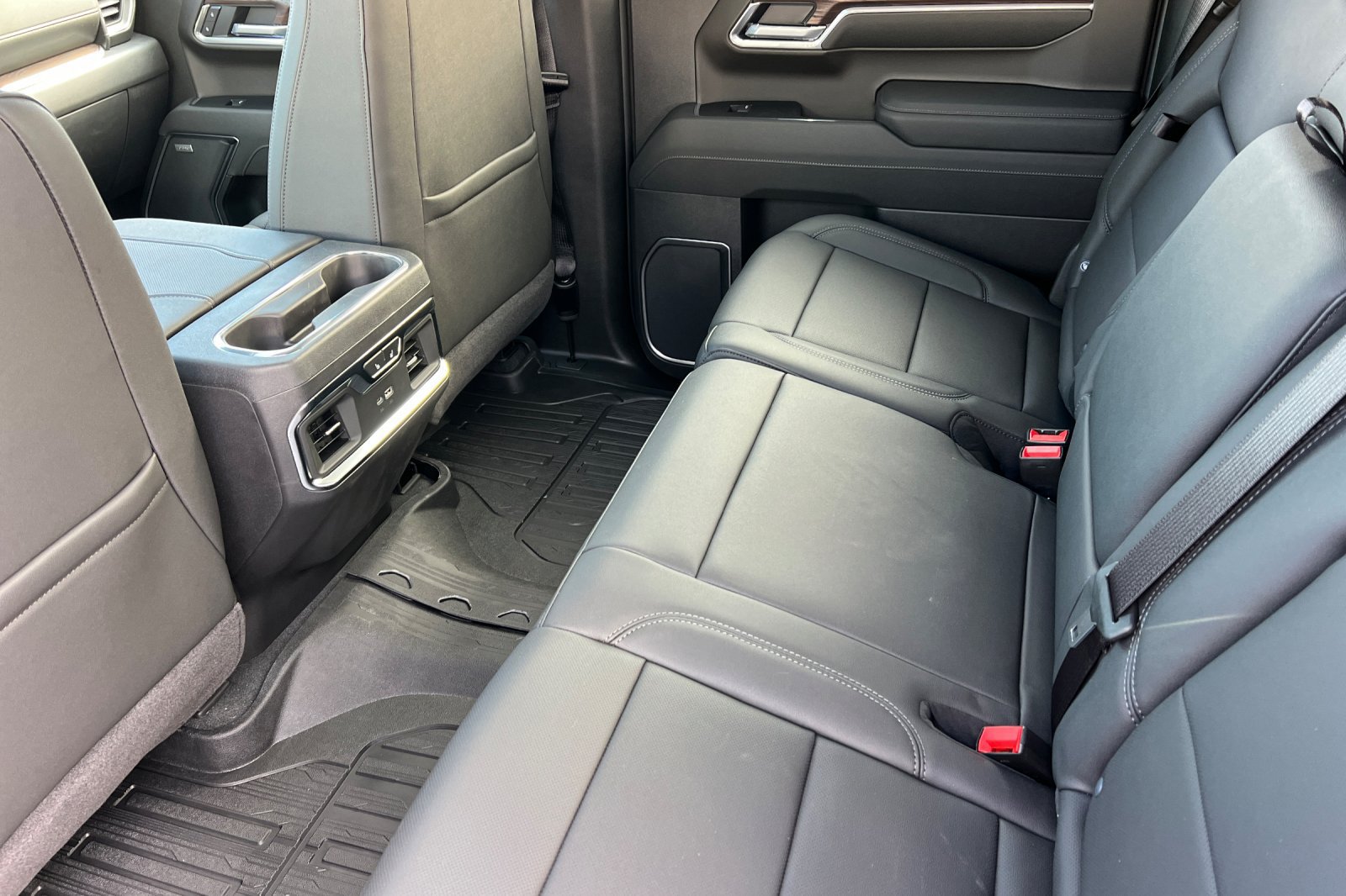 Used 2026 GMC Sierra 1500 SLT w/ SLT Premium Plus Package AWD/4WD image 18
