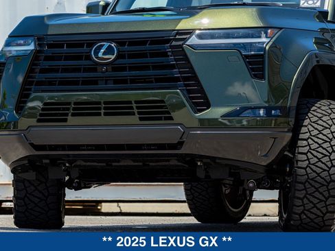 Used 2025 Lexus GX 550 w/ Accessory Package (Z1) AWD/4WD image 19