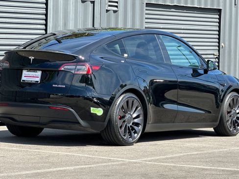 Used 2021 Tesla Model Y Performance image 8