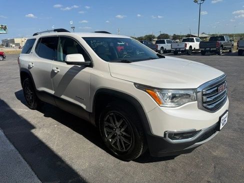 Used 2017 GMC Acadia SLT FWD image 4