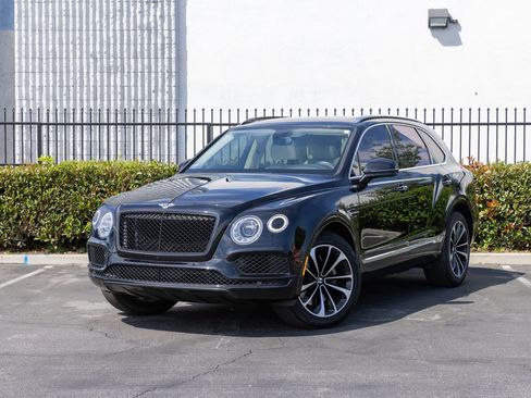 Used 2019 Bentley Bentayga image 17