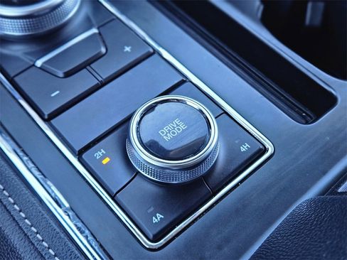 Used 2024 Ford Expedition XLT image 20