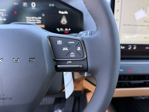 New 2026 Lexus ES 350e FWD image 23