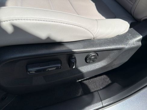 Used 2019 Honda CR-V Touring image 16