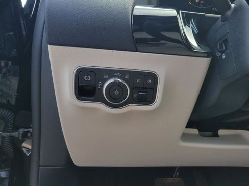 Certified 2025 Mercedes-Benz GLA 250 4MATIC image 25