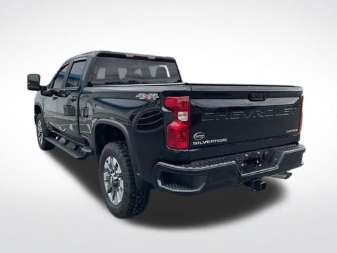 Used 2025 Chevrolet Silverado 2500 Custom w/ Custom Value Package AWD/4WD image 5