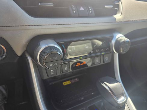 Used 2023 Toyota RAV4 XLE Premium image 32