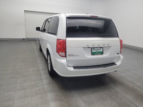 Used 2018 Dodge Grand Caravan SE w/ UConnect Hands-Free Group FWD image 5