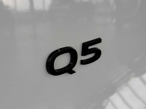 Certified 2025 Audi Q5 Premium Plus AWD/4WD image 18