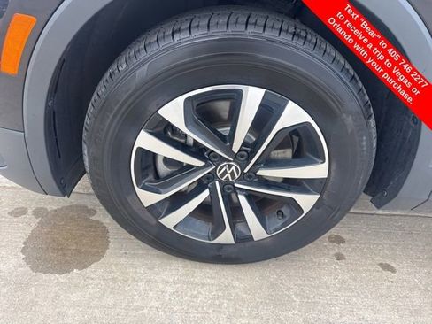 Used 2024 Volkswagen Tiguan S image 9