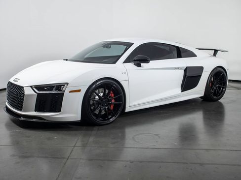 Used 2018 Audi R8 V10 w/ Premium Package RWD image 49