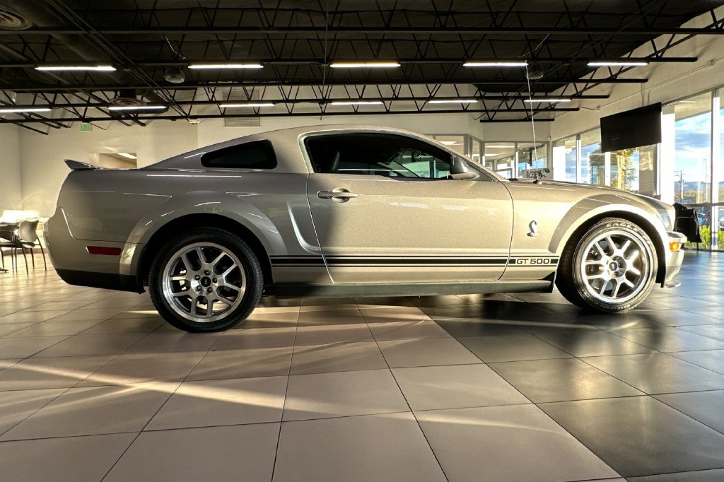 Used 2009 Ford Mustang Shelby GT500 RWD image 11