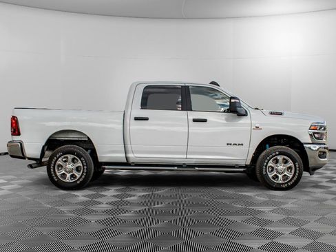 Used 2025 RAM 2500 Big Horn AWD/4WD image 2
