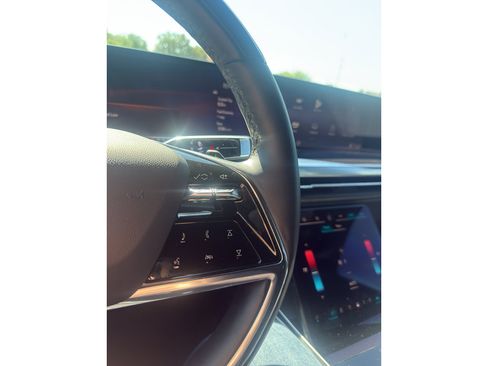 Used 2025 Cadillac Escalade Sport w/ Touring Package AWD/4WD image 30