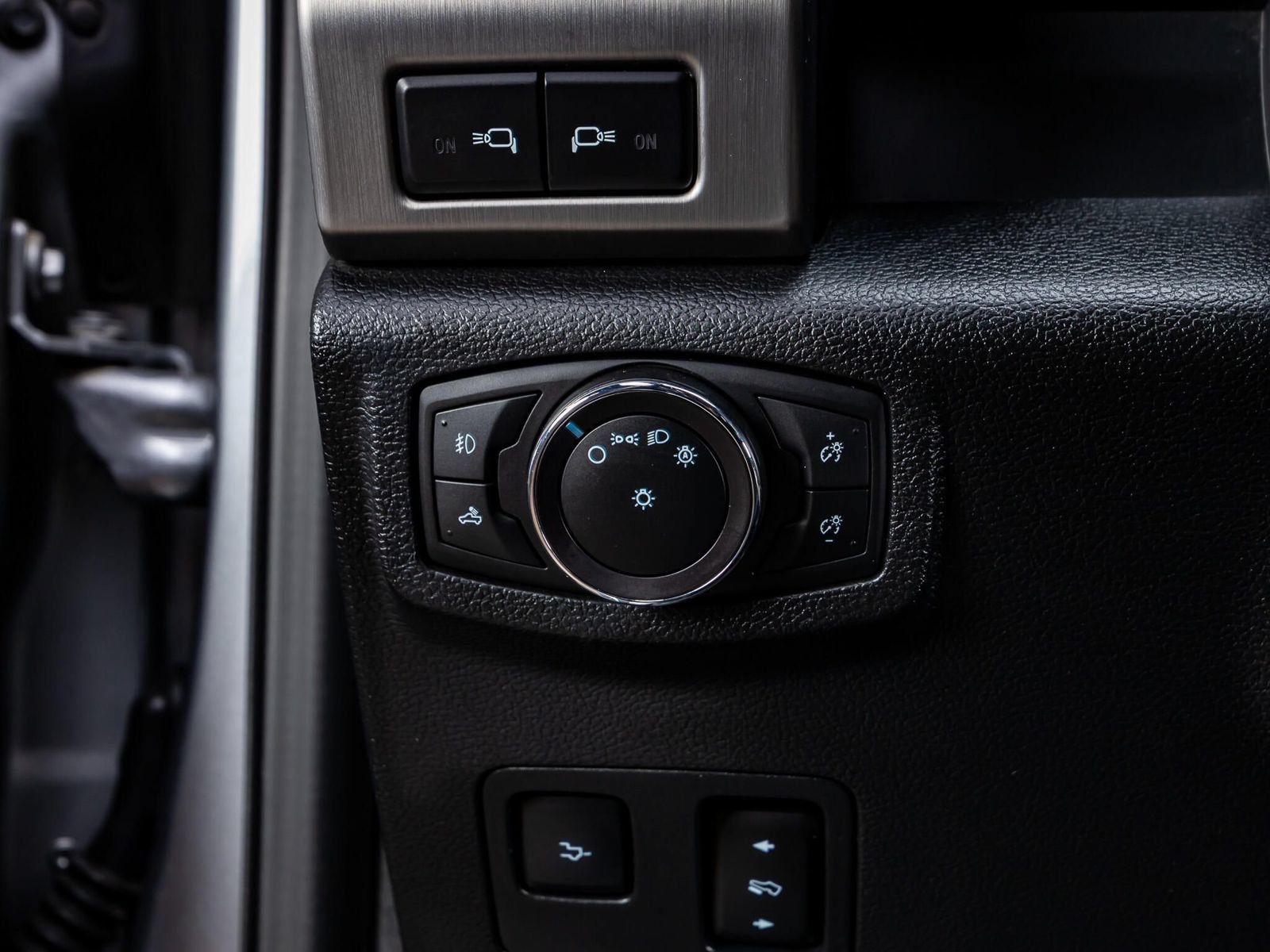 Used 2021 Ford F350 Platinum AWD/4WD image 19