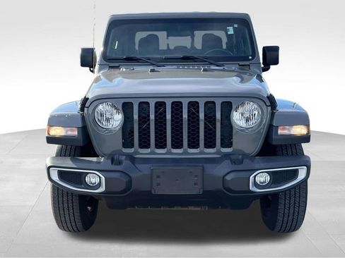Used 2021 Jeep Gladiator Sport image 2