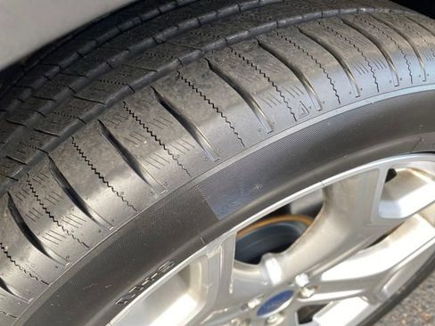 Used 2019 Ford Escape Titanium image 24