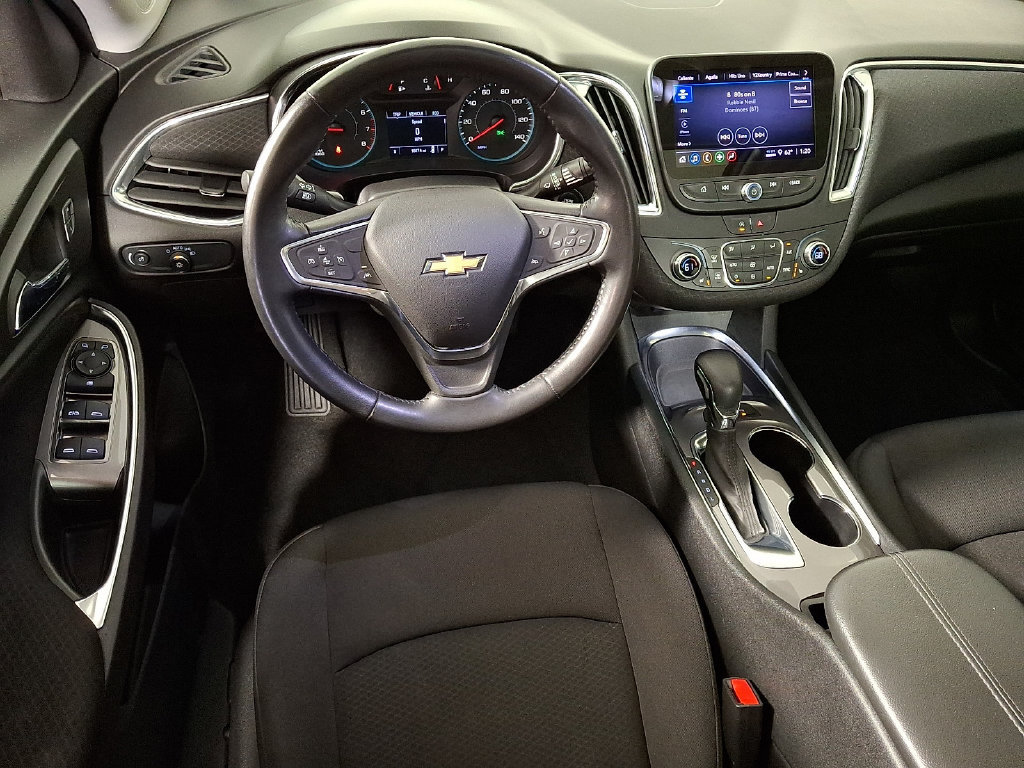 Used 2021 Chevrolet Malibu LT FWD image 2