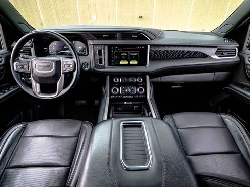 Used 2023 GMC Yukon Denali AWD/4WD image 12