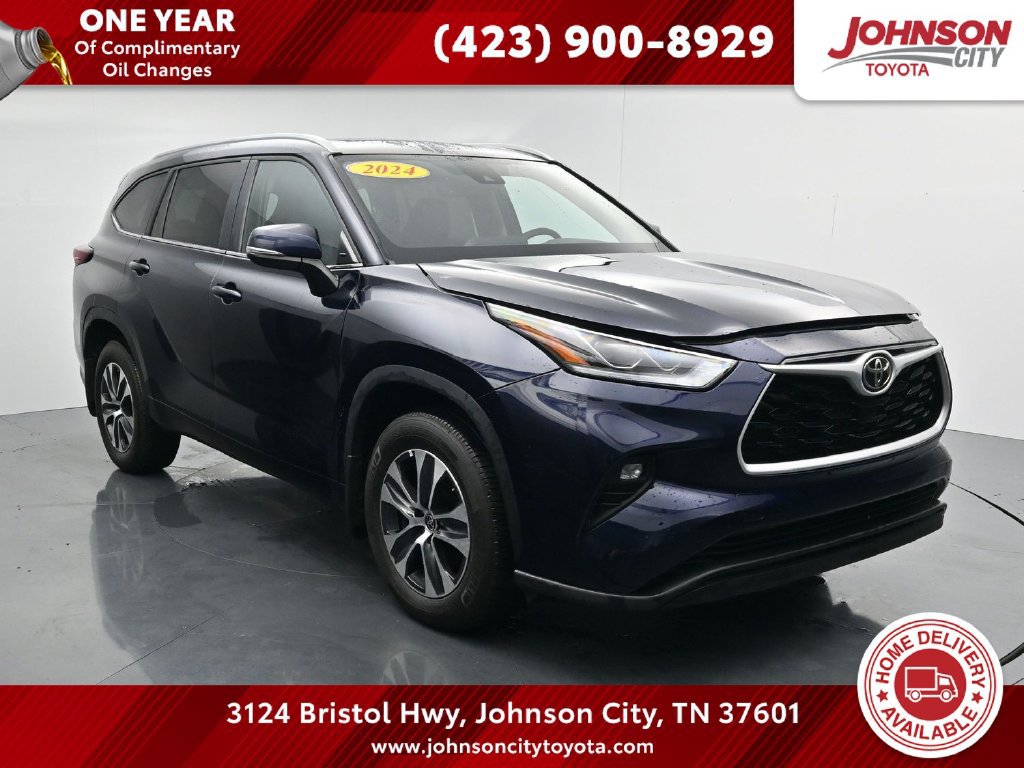 Used 2024 Toyota Highlander XLE AWD/4WD image 1