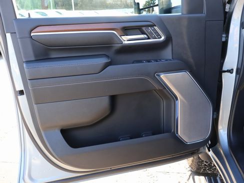 Used 2024 GMC Sierra 2500 Denali w/ Denali Reserve Package image 12