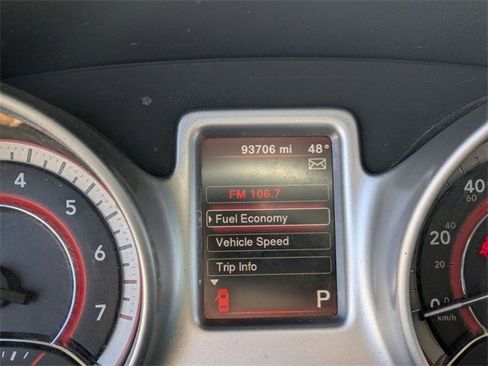 Used 2020 Dodge Journey SE image 25