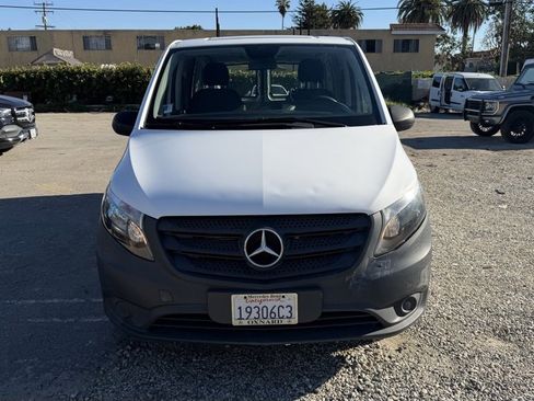 Used 2017 Mercedes-Benz Metris image 2
