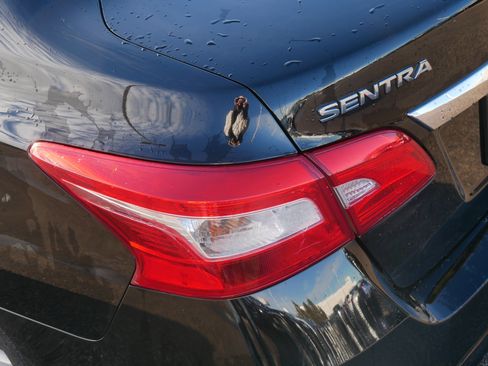 Used 2019 Nissan Sentra SV image 17