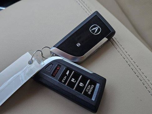 Used 2025 Acura MDX w/ Technology Package FWD image 32