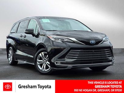 Used 2023 Toyota Sienna Platinum