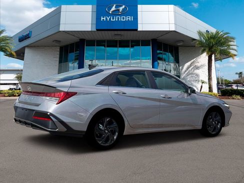 New 2026 Hyundai Elantra SEL Sport image 9