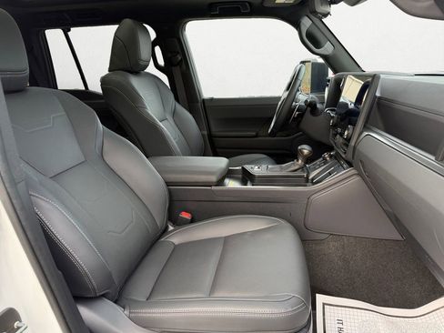 Used 2025 Lexus GX 550 w/ Accessory Package (2T) image 15