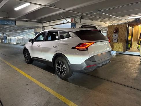 Certified 2023 Kia Sportage EX FWD image 4