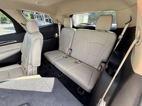 Used 2019 Buick Enclave Premium w/ Experience Buick Package FWD image 14