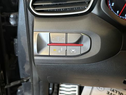 Used 2020 Hyundai Veloster Turbo image 17