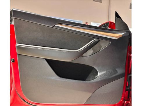 Used 2024 Tesla Model Y Long Range image 18