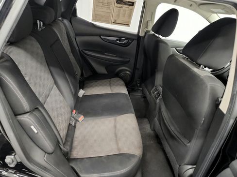Used 2020 Nissan Rogue Sport SV FWD image 29