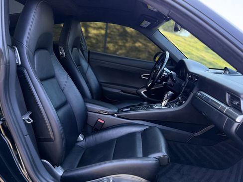 Used 2019 Porsche 911 Carrera 4 AWD/4WD image 33